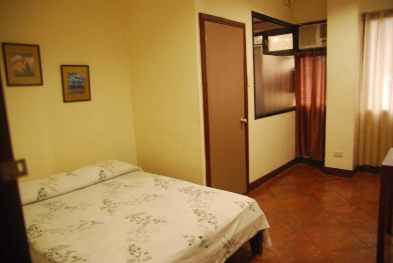 Centro Mactan Suites Lapu-Lapu City Dış mekan fotoğraf