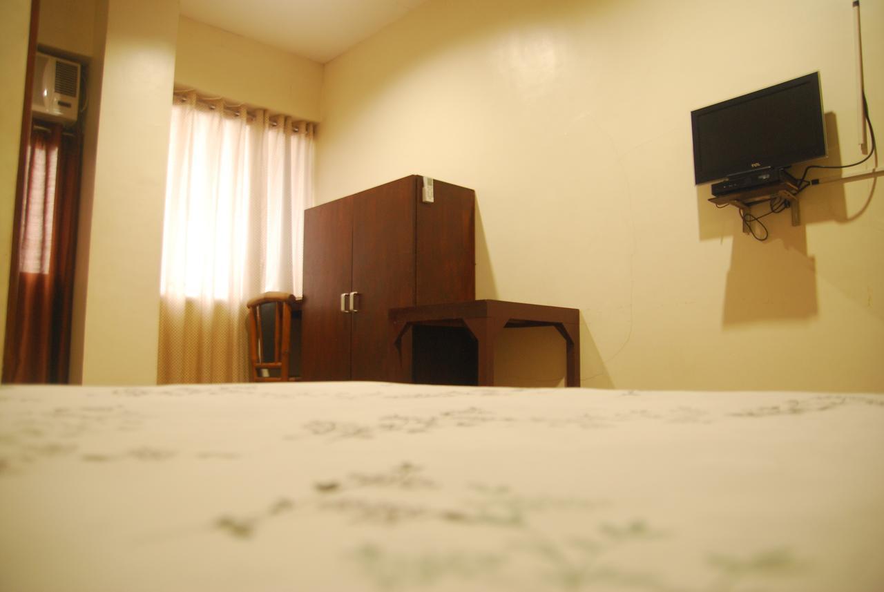 Centro Mactan Suites Lapu-Lapu City Dış mekan fotoğraf