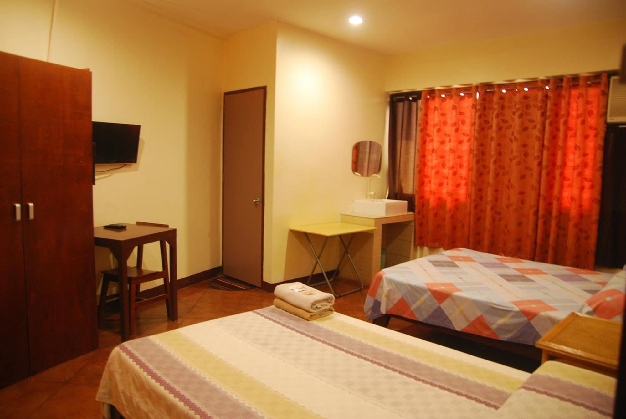 Centro Mactan Suites Lapu-Lapu City Dış mekan fotoğraf